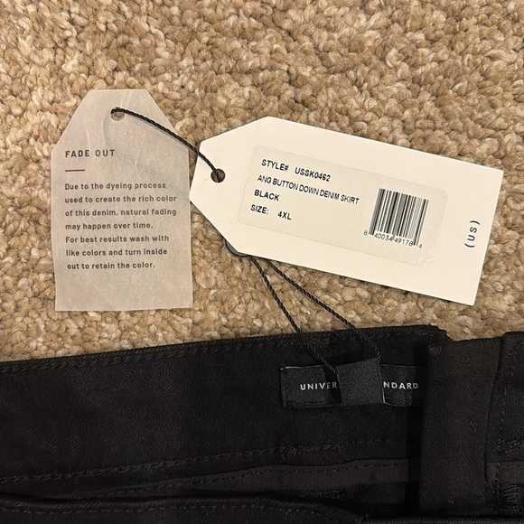 4XL black Universal standard skirt - buttons down the front - NWT - Picture 2 of 4